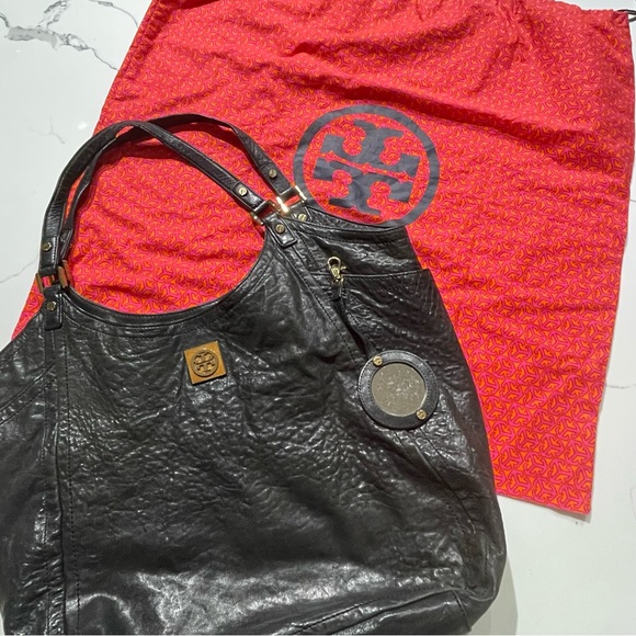 50% OFF Discount for a Queen 👑 ALL Items at my closet - Picture 9 of 17